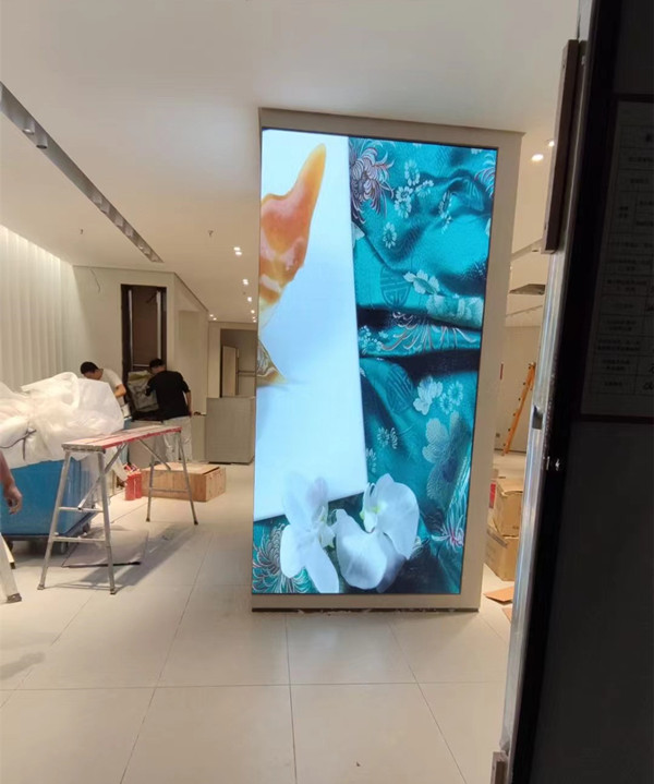 莱城商场门店转角LED显示屏